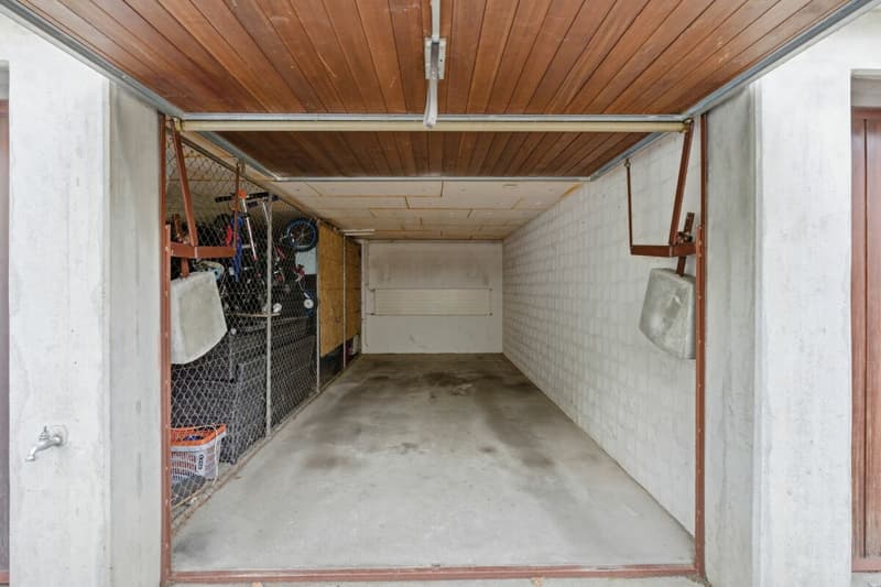 Helle 2.5 Z' Dachwohnung mit Garage und Balkon (10)
