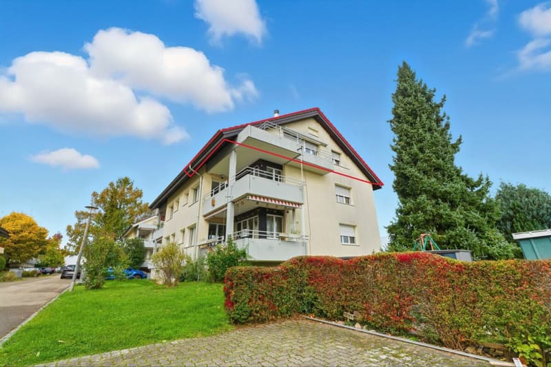 Helle 2.5 Z' Dachwohnung mit Garage und Balkon (9)