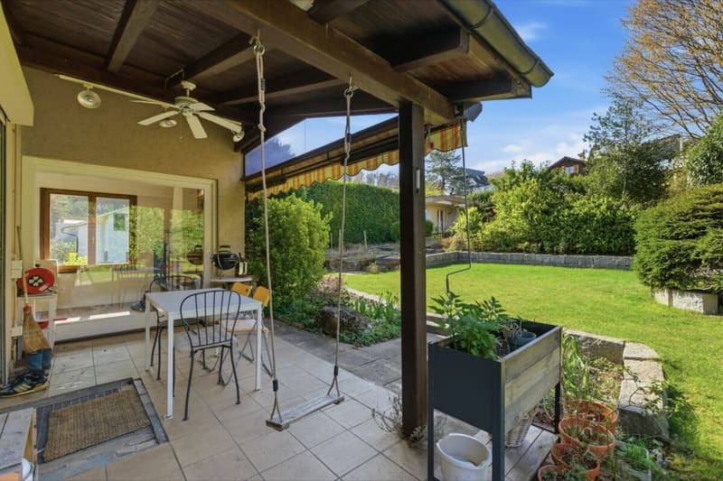 Renoviertes, freistehendes 5.5 Z' EFH mit grosszügigem Garten an exklusiver Lage (10)