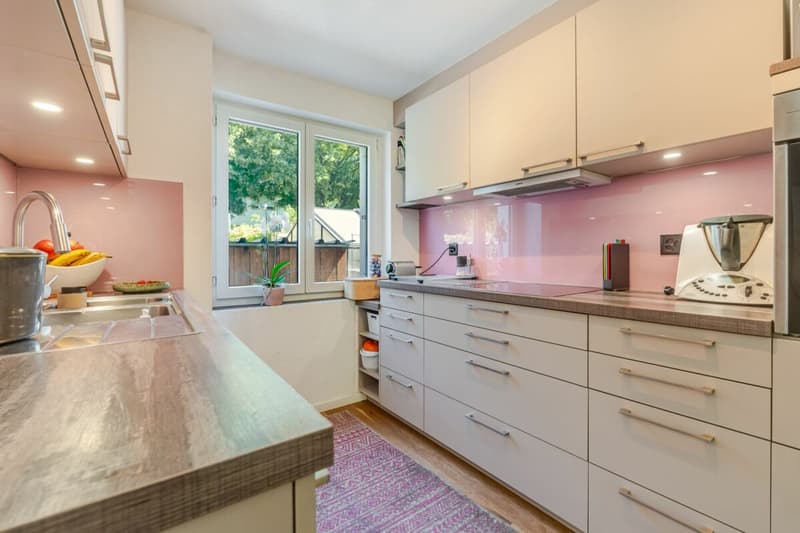 Modern renoviertes 5.5 Z` Doppeleinfamilienhaus mit idyllischem Garten (6)