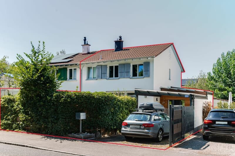 Modern renoviertes 5.5 Z` Doppeleinfamilienhaus mit idyllischem Garten (1)