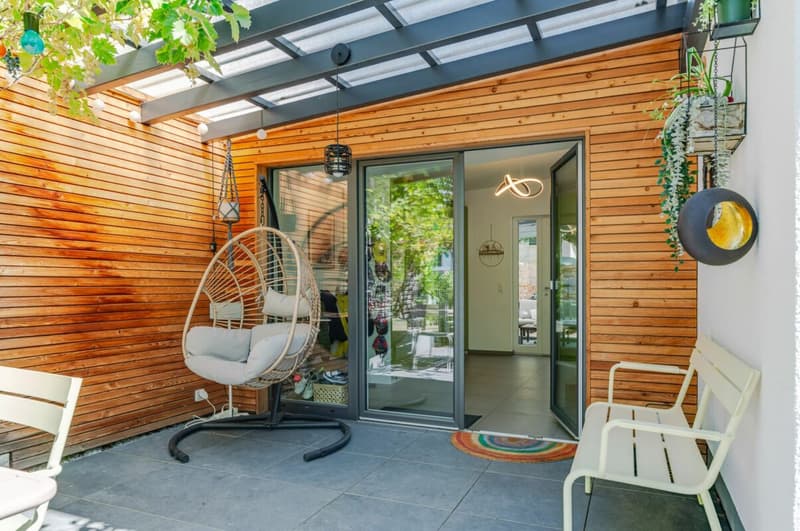 Modern renoviertes 5.5 Z` Doppeleinfamilienhaus mit idyllischem Garten (12)