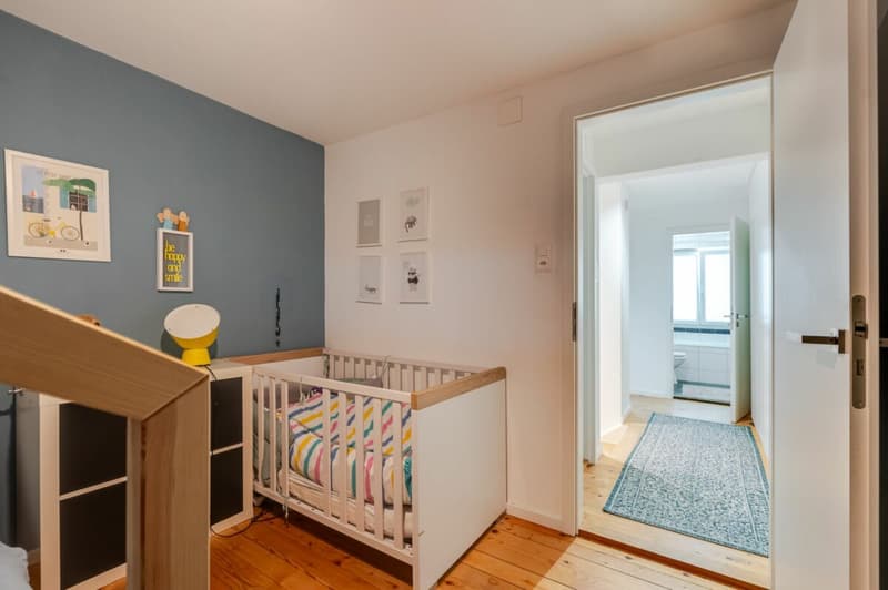 Modern renoviertes 5.5 Z` Doppeleinfamilienhaus mit idyllischem Garten (7)