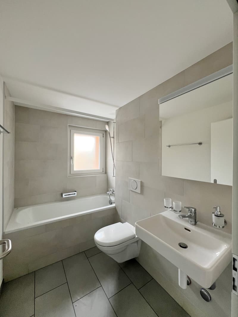 Appartamento moderno 3 locali con balcone (4)