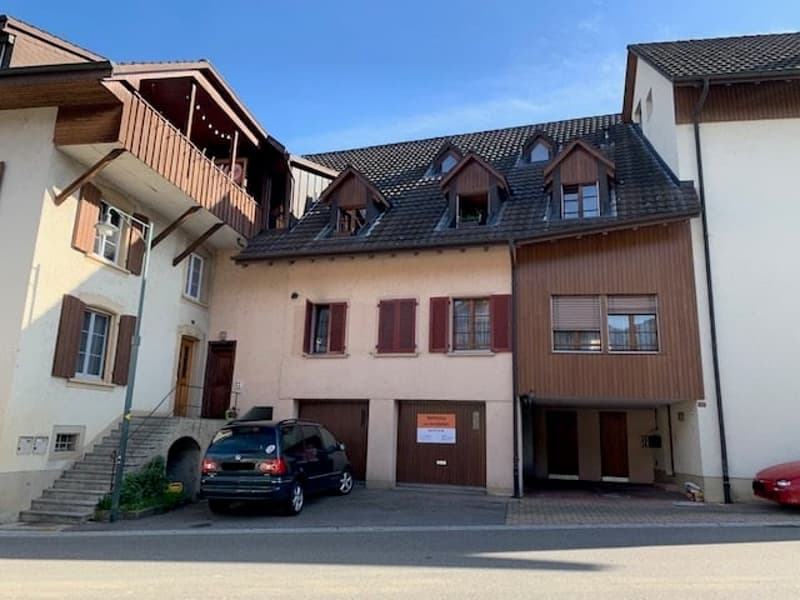 Charmante 4.5 Zimmer Wohnung mit grosser Laube - ab sofort verfügbar! (8)