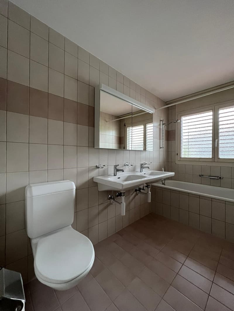 Bello appartamento di 3.5 locali con balcone e cucina nuova (17)