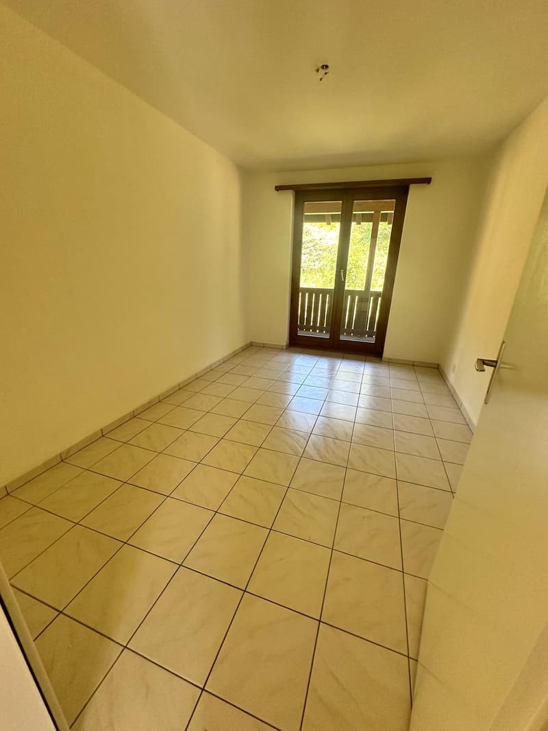 Charmante 4.5 Zimmer Wohnung mit grosser Laube - ab sofort verfügbar! (7)