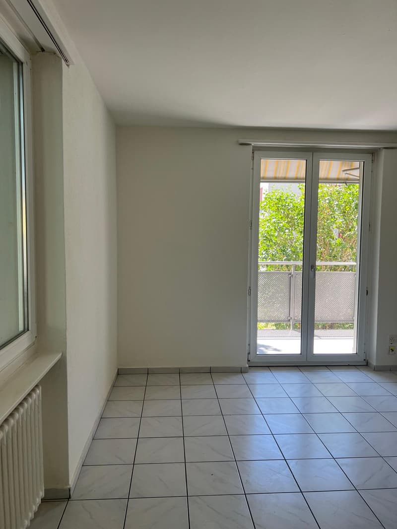 Helle 3.5-Zimmer-Wohnung mit Balkon - neue Küche (11)