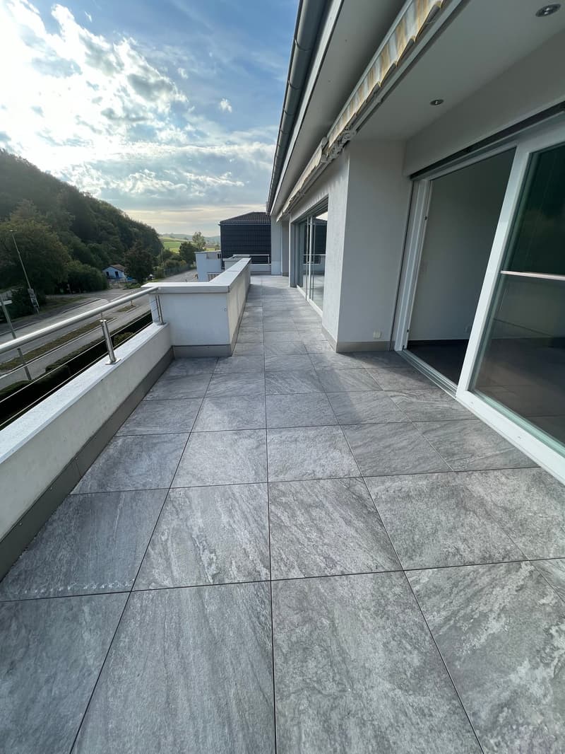 Top moderne 4.5-Zimmer-Dachwohnung mit Blick ins Grüne (12)