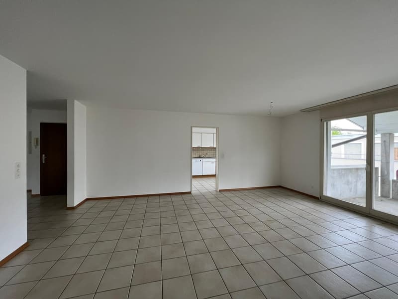 Schöne, grosszügige 3.5 Zimmer Wohnung mit neuer Küche (7)