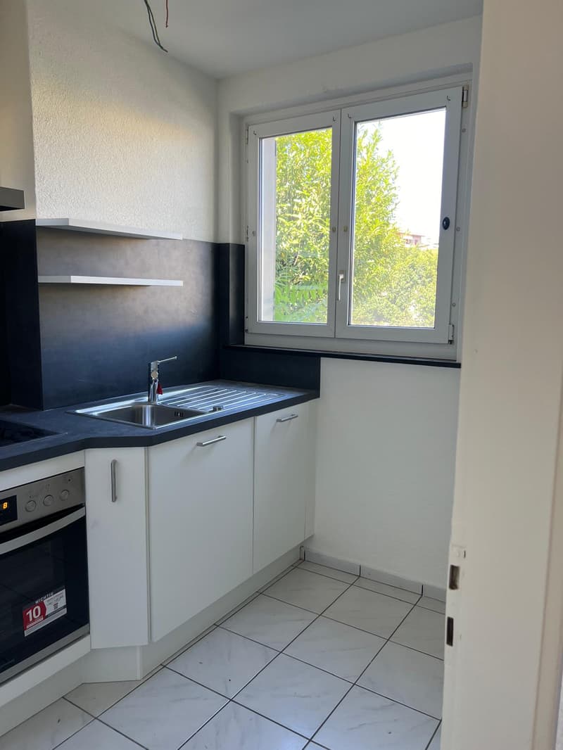 Teilrenovierte 3.5-Zimmer-Wohnung mit neuer Küche (4)