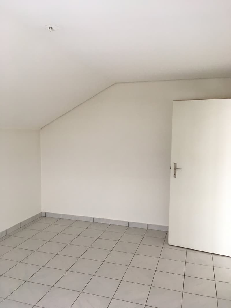 Helle 3.5-Zimmer-Wohnung mit Balkon im ruhigen Schwadernau (8)