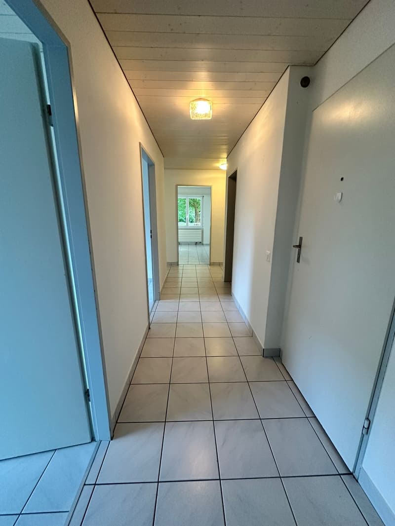 Schöne, helle 4 Zimmer Wohnung mit Balkon (6)