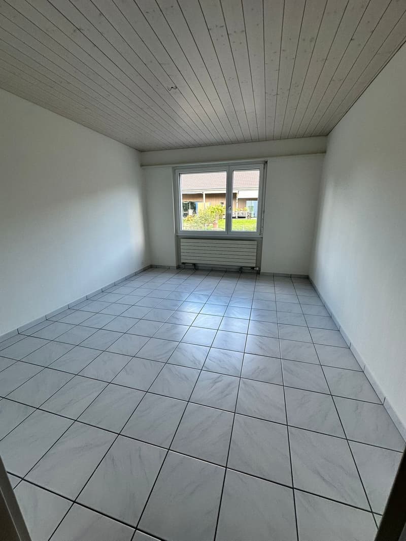 Schöne, helle 4 Zimmer Wohnung mit Balkon (4)