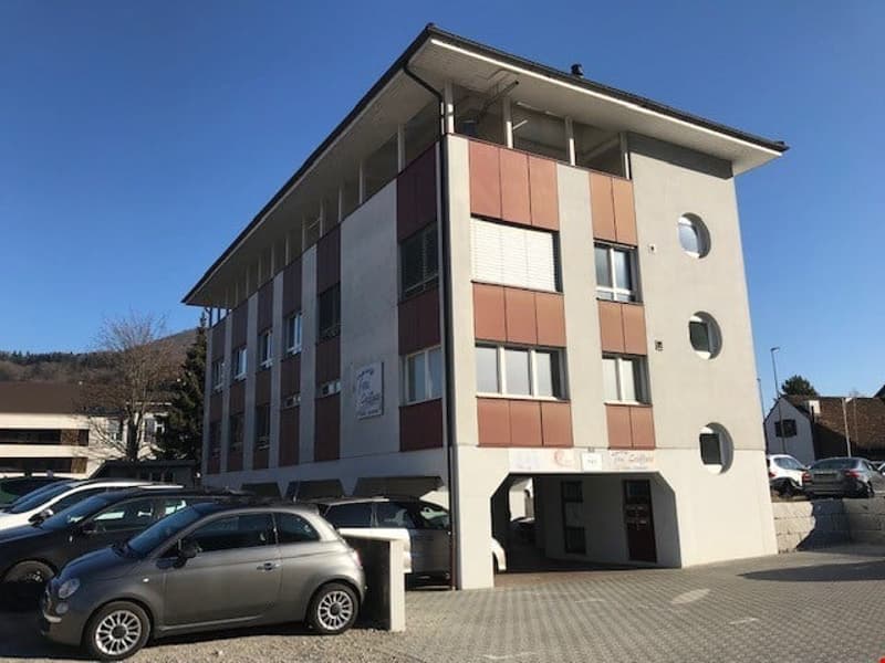 Helle 5.5-Zimmer-Büro-/Praxisräumlichkeiten - in Sissach BL (1)