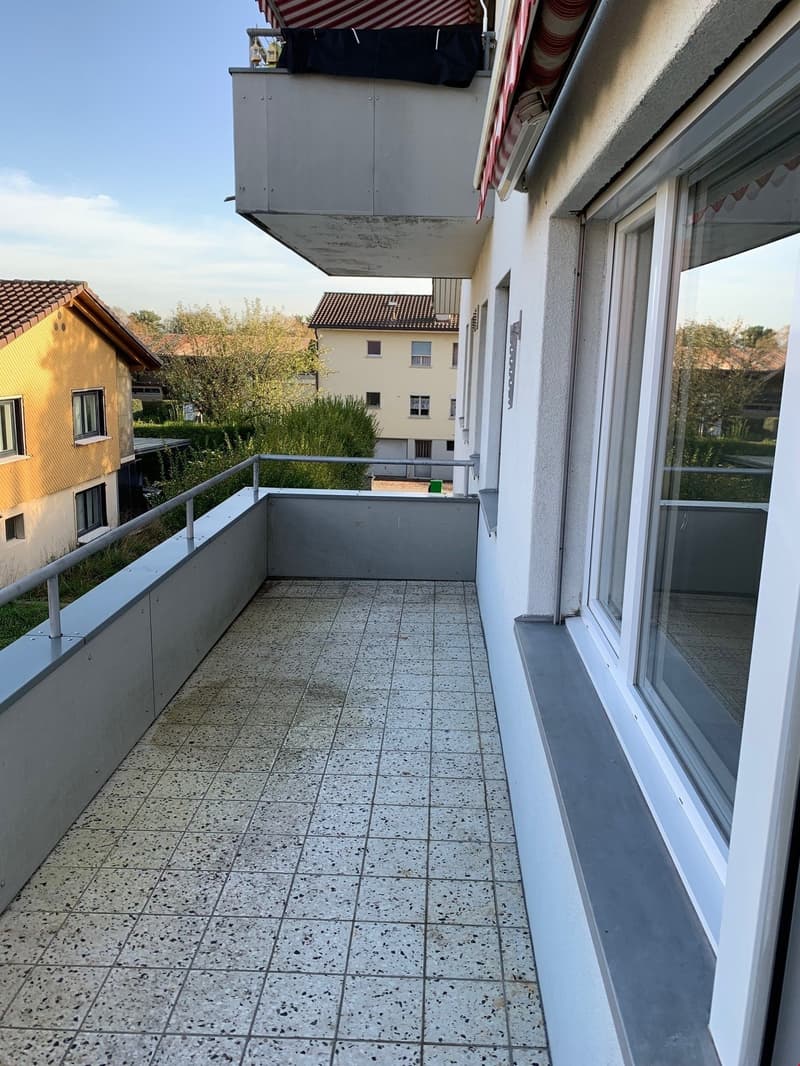 Schöne, helle 4 Zimmer Wohnung mit Balkon (14)