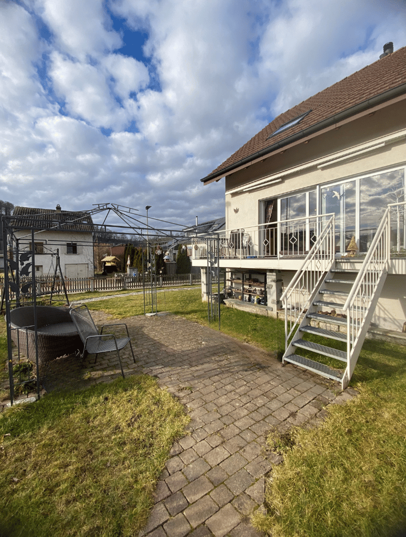 Charming 7.5-room single-family house in a quiet location in Bubendorf (5)