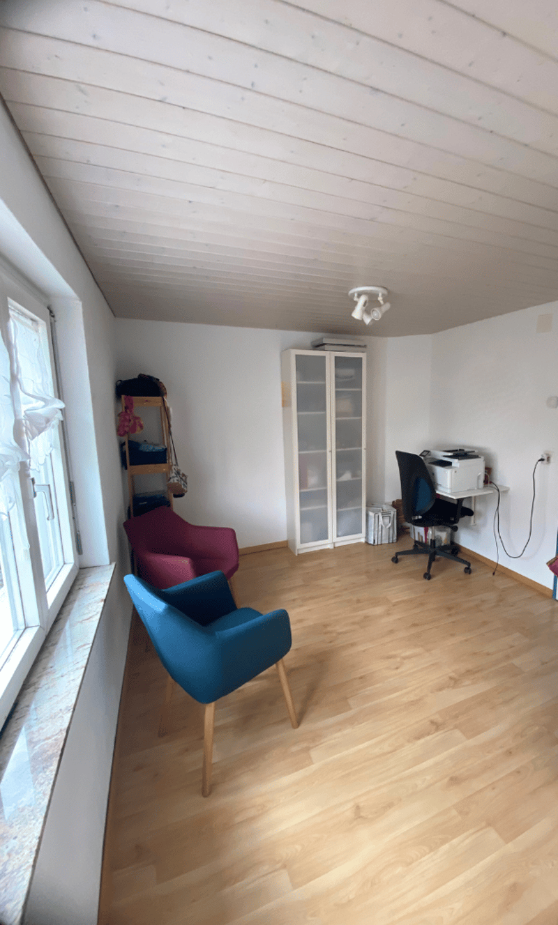 Charming 7.5-room single-family house in a quiet location in Bubendorf (12)