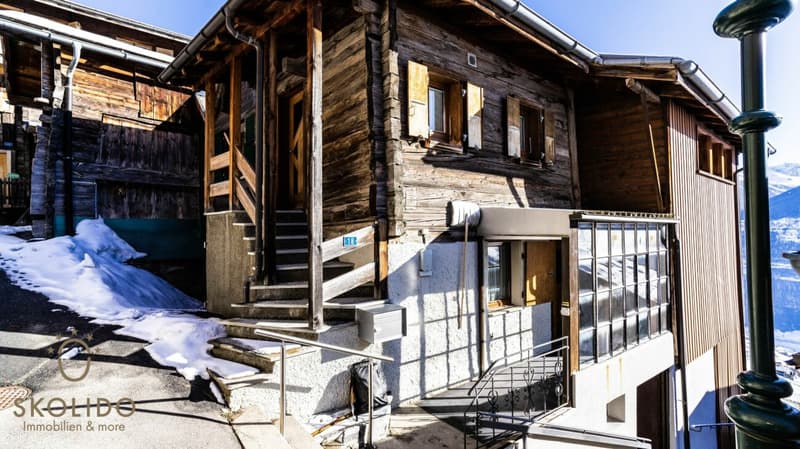 Maison valaisanne ensoleillée avec panorama (24)