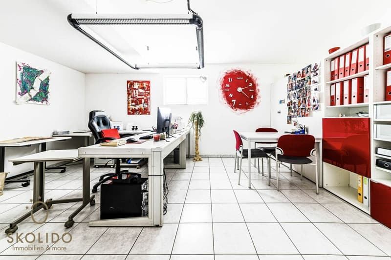 Immeuble résidentiel avec trois appartements de vacances et jardin à ASCONA (52)