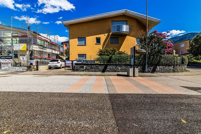 Immeuble résidentiel avec trois appartements de vacances et jardin à ASCONA (3)