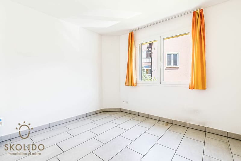 Immeuble résidentiel avec trois appartements de vacances et jardin à ASCONA (35)