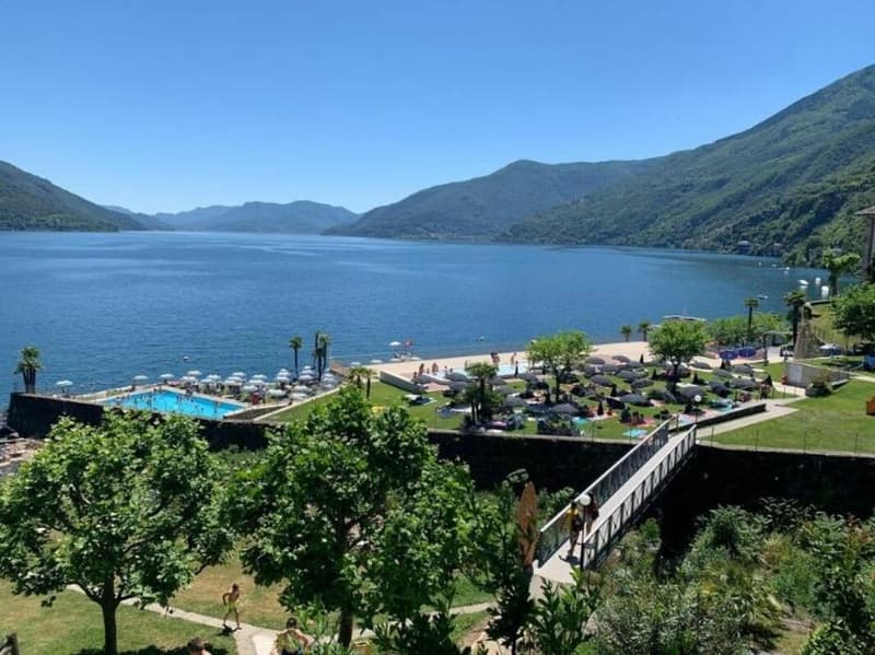 Immeuble résidentiel avec trois appartements de vacances et jardin à ASCONA (70)