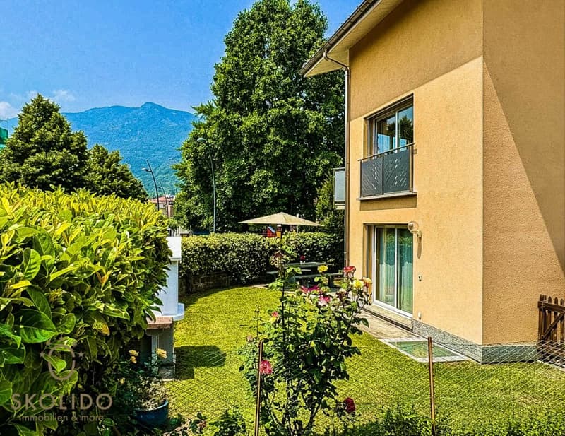 Immeuble résidentiel avec trois appartements de vacances et jardin à ASCONA (60)