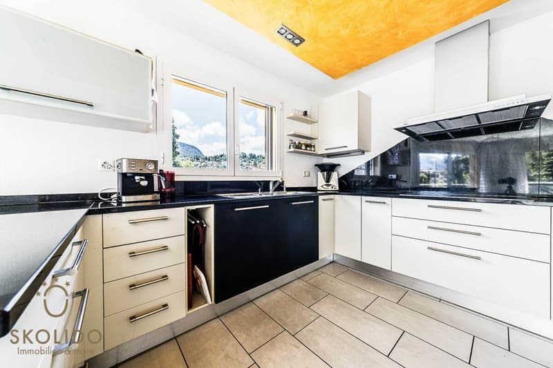 Immeuble résidentiel avec trois appartements de vacances et jardin à ASCONA (25)