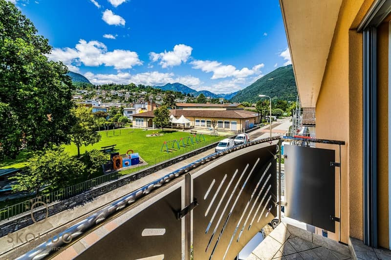 Immeuble résidentiel avec trois appartements de vacances et jardin à ASCONA (39)