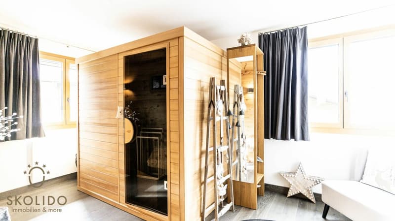High-quality renovated flat with Alpine charm in a central location (12)