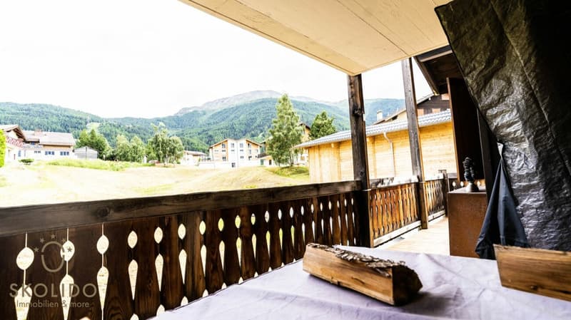 High-quality renovated flat with Alpine charm in a central location (14)