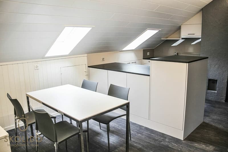 Schöne, renovierte & möblierte 3 ½ Zimmer-Maisonettewohnung in Visp (1)