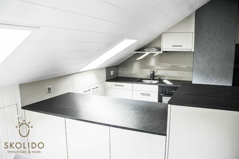 Schöne, renovierte & möblierte 3 ½ Zimmer-Maisonettewohnung in Visp (2)