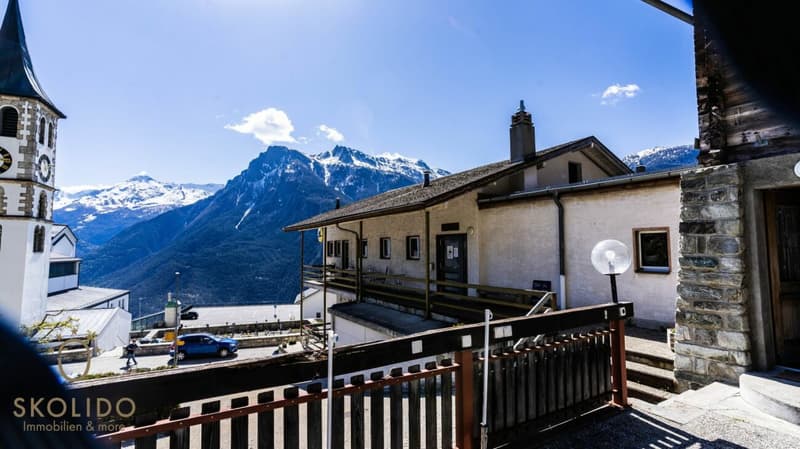 Magasin de village, grand restaurant avec terrasse, appartement en duplex, garages et terrain à bâtir au coeur de Mund (16)