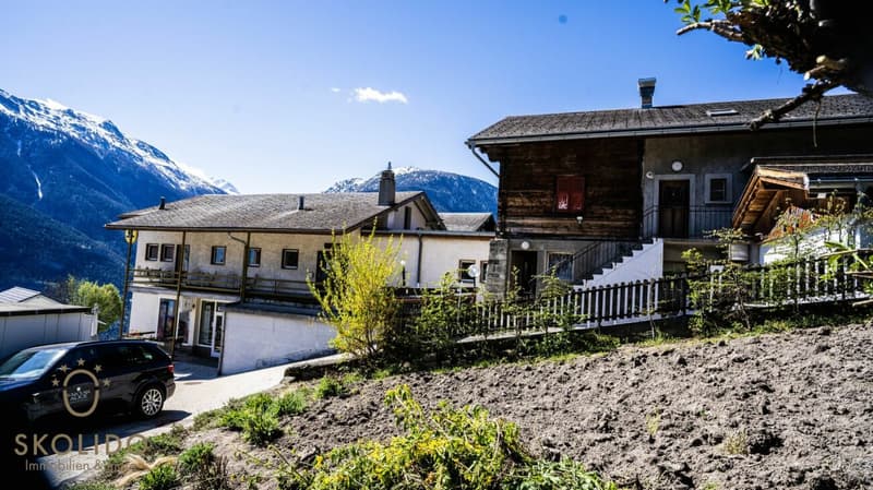 Magasin de village, grand restaurant avec terrasse, appartement en duplex, garages et terrain à bâtir au coeur de Mund (2)