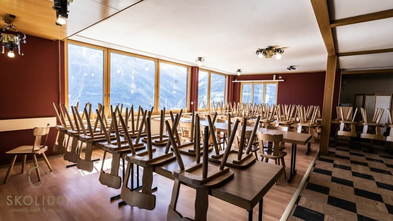 Magasin de village, grand restaurant avec terrasse, appartement en duplex, garages et terrain à bâtir au coeur de Mund (8)