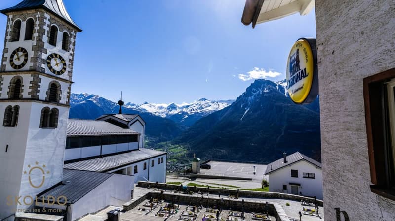 Magasin de village, grand restaurant avec terrasse, appartement en duplex, garages et terrain à bâtir au coeur de Mund (14)