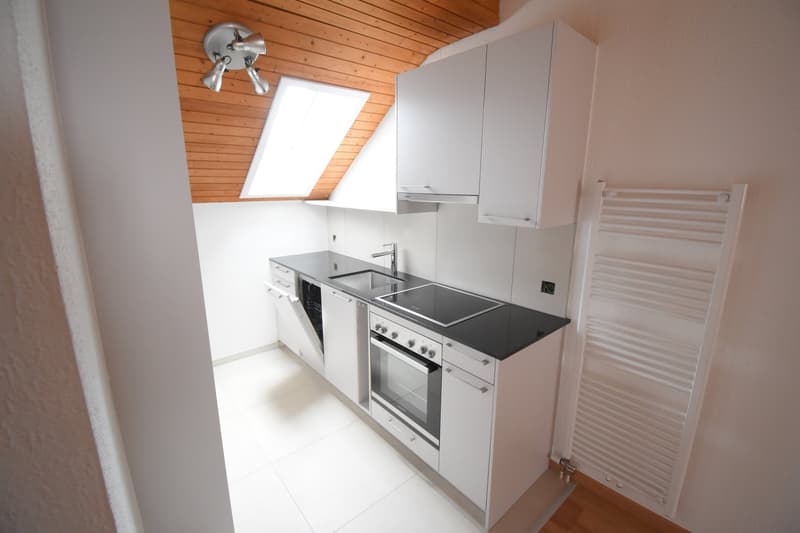 Gemütliche 2.5-Zimmer-Wohnung im 3. OG an zentraler Lage in Solothurn (2)