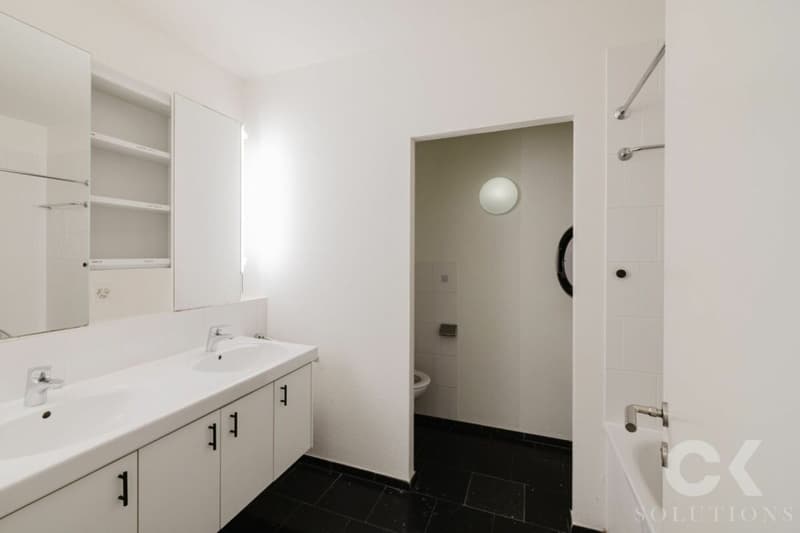 Spacious 5-room garden apartment in Oberwil - living with style, space, and nature (8)