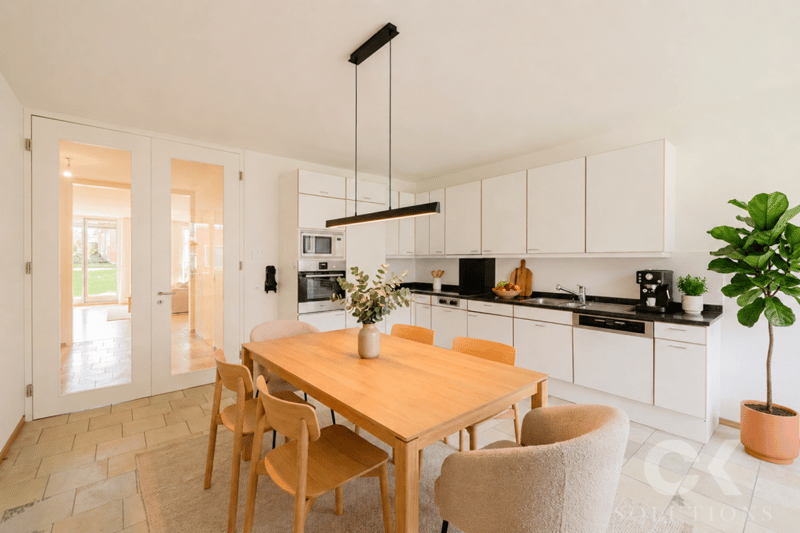 Spacious 5-room garden apartment in Oberwil - living with style, space, and nature (6)