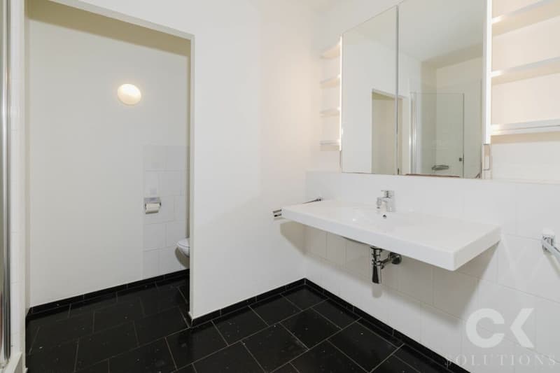 Spacious 5-room garden apartment in Oberwil - living with style, space, and nature (11)