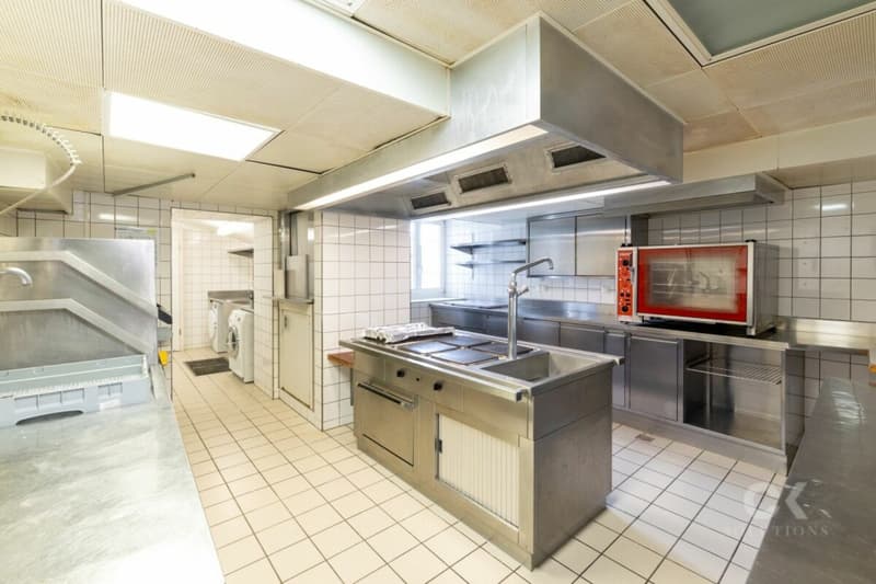 Gasthaus zum Rössli - Historic Inn with Gastronomy, Residential Area, and Wine Cellar (4)