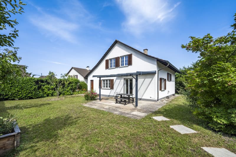 Haus mit Gartenansicht