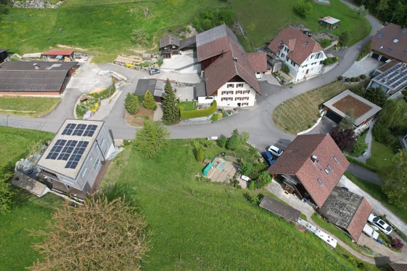 Building land in a quiet location (4)