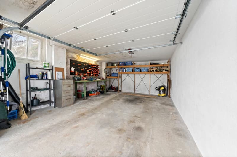 Die Garagenbox mit elektrischem Tor