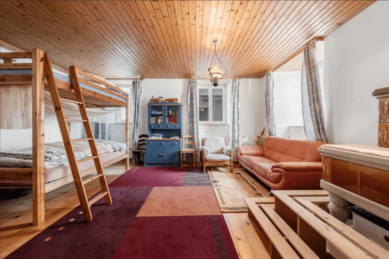 Maison bifamiliale avec grand terrain (6)