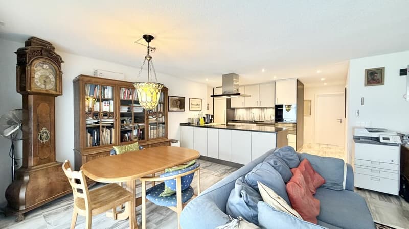 Modern garden apartment with sunny seating area (4)