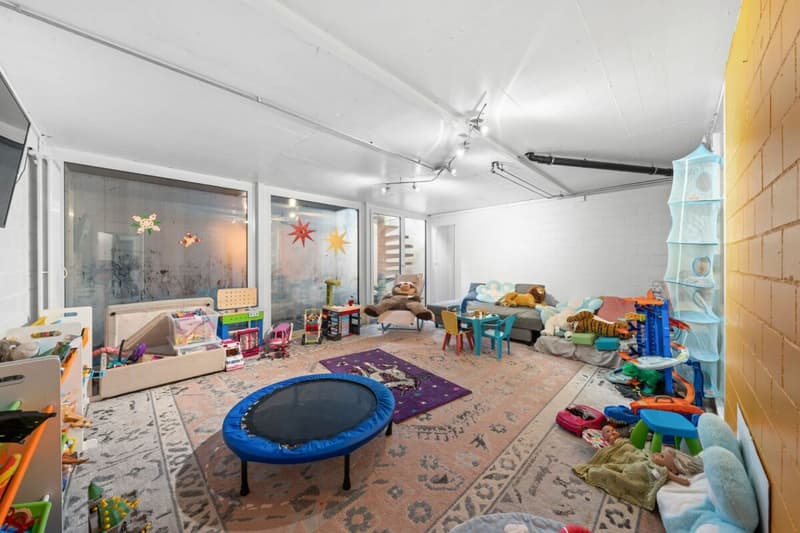 Row house with sunny outdoor areas! (14)