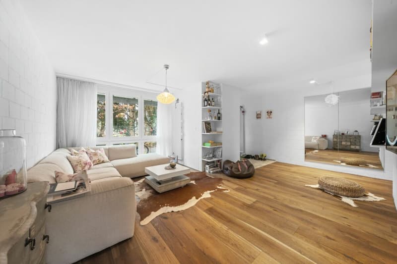 Row house with sunny outdoor areas! (4)